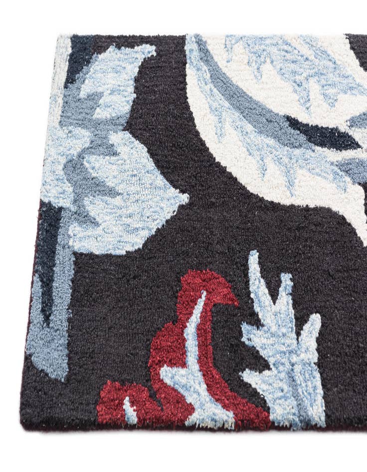 Detail image of 2' 1 x 3' Luna Rug