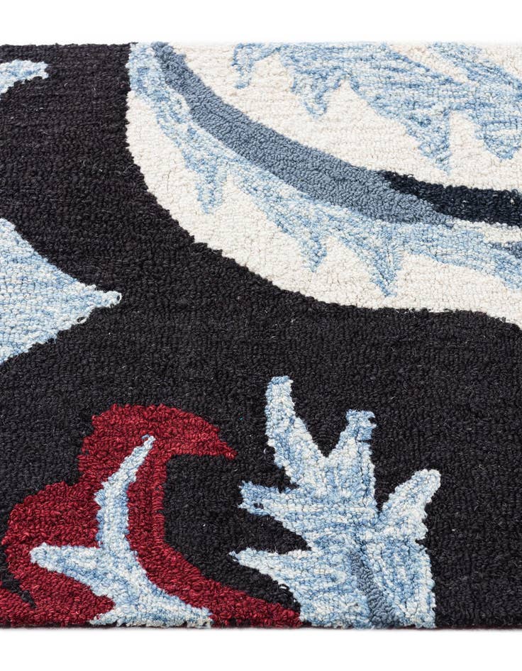 Detail image of 2' 1 x 3' Luna Rug