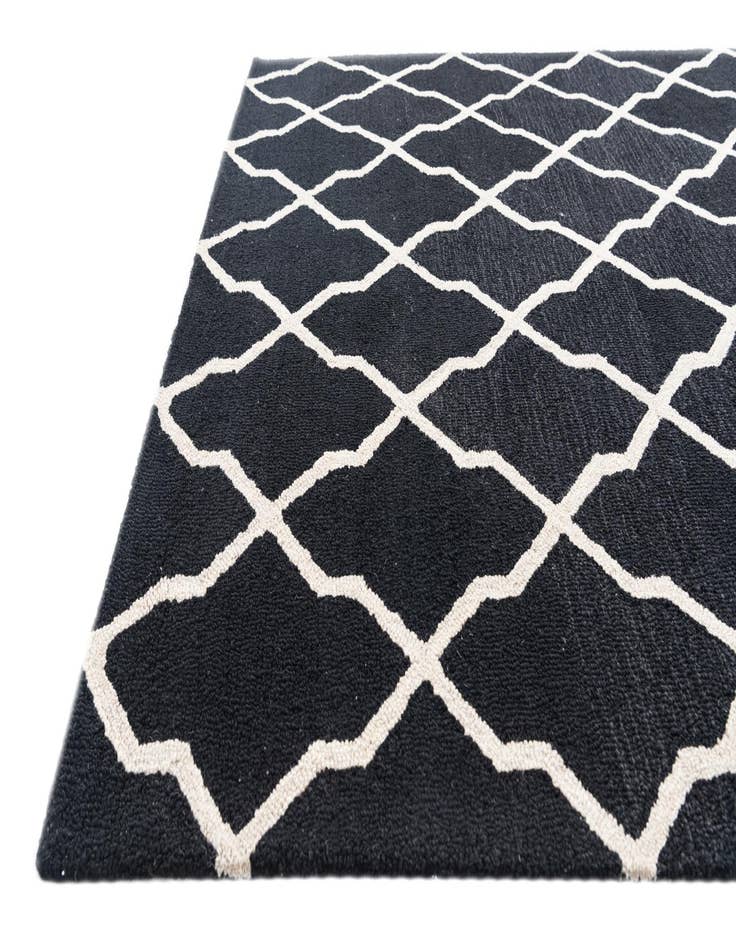 Detail image of 5' 1 x 8' Luna Rug