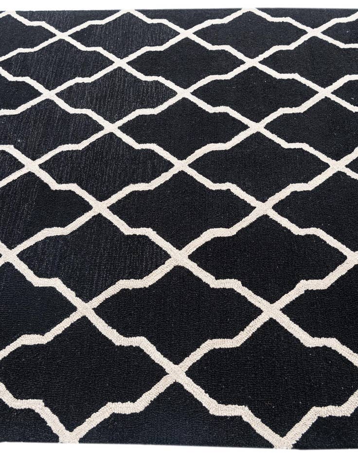Detail image of 5' 1 x 8' Luna Rug