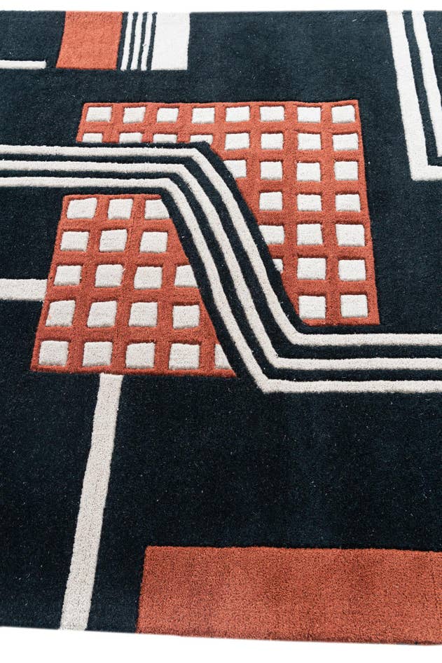 Detail image of 5' x 7' 10 Luna Rug