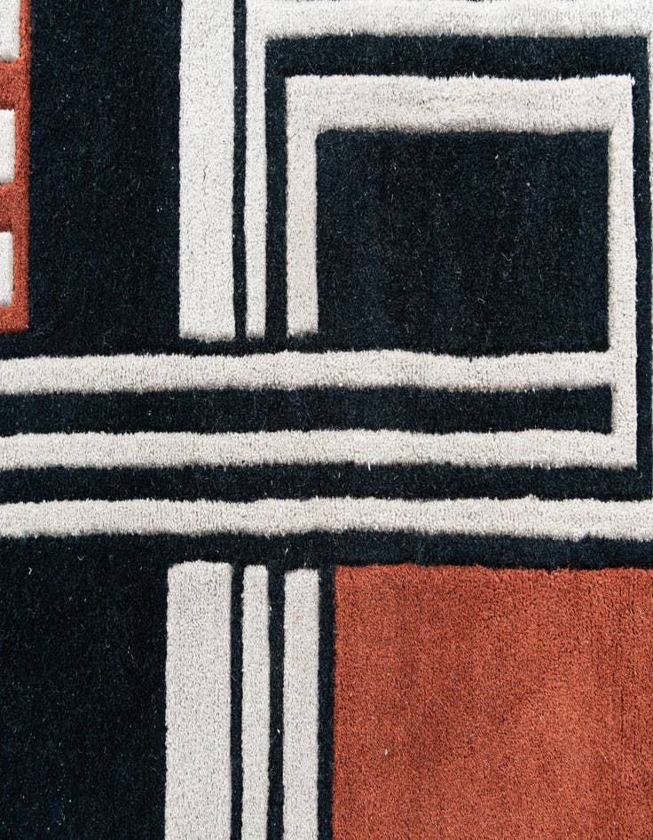 Detail image of 5' x 7' 10 Luna Rug