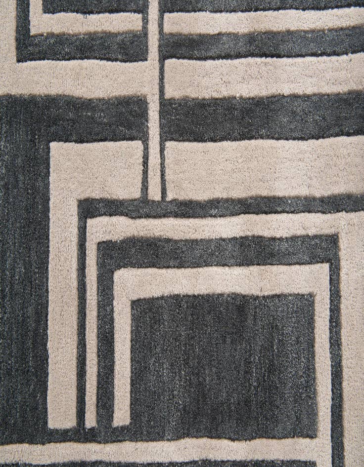 Detail image of 5' x 8' Luna Rug