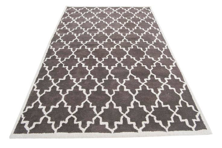 Detail image of 5' x 8' Luna Rug