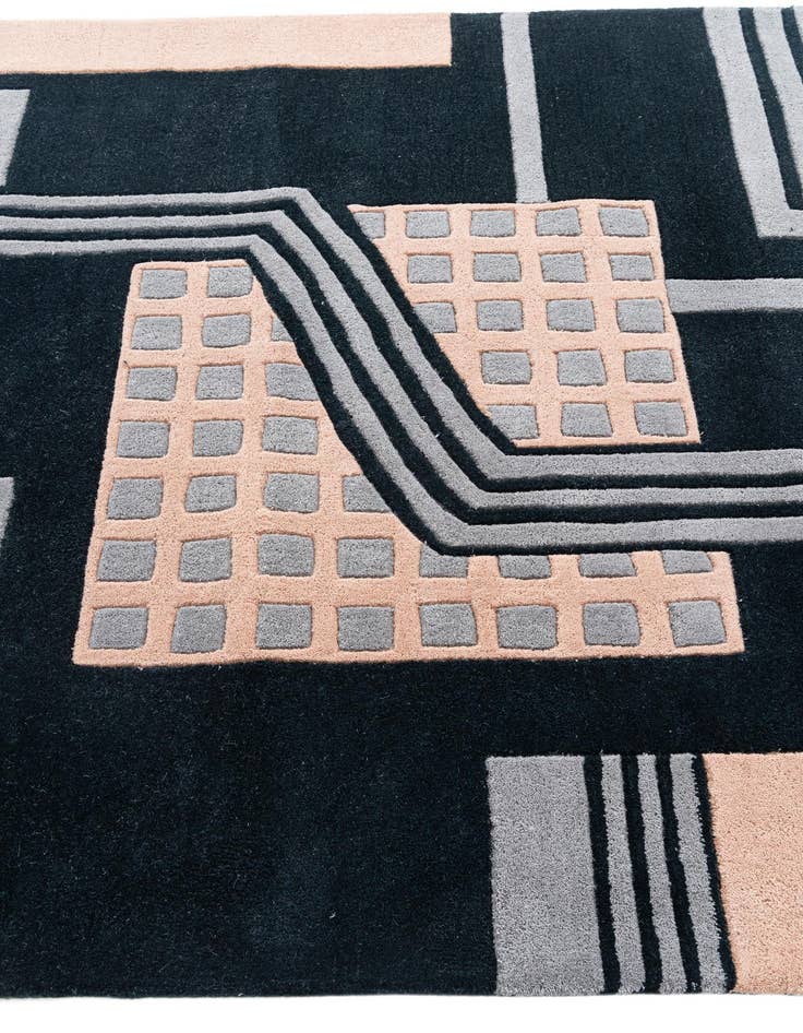 Detail image of 5' 1 x 8' Luna Rug