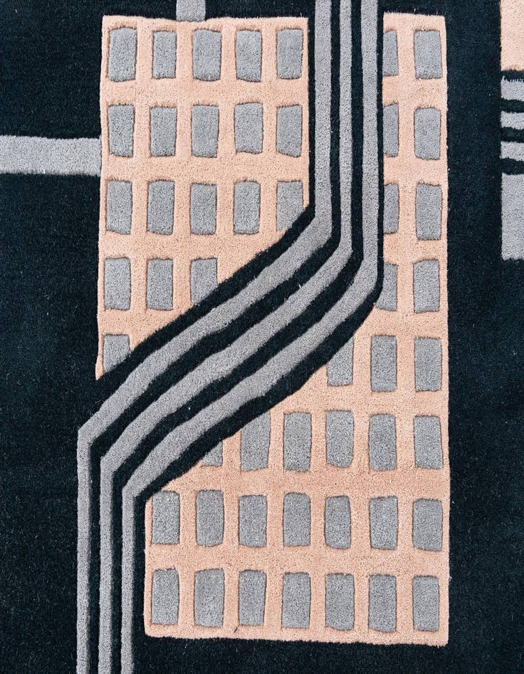 Detail image of 5' 1 x 8' Luna Rug