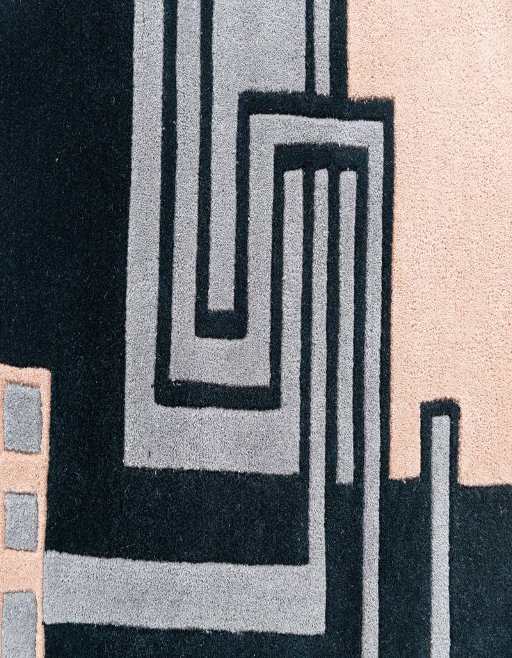 Detail image of 5' 1 x 8' Luna Rug