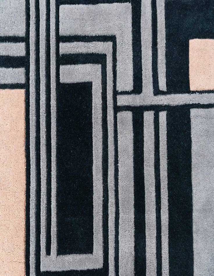 Detail image of 5' 1 x 8' Luna Rug
