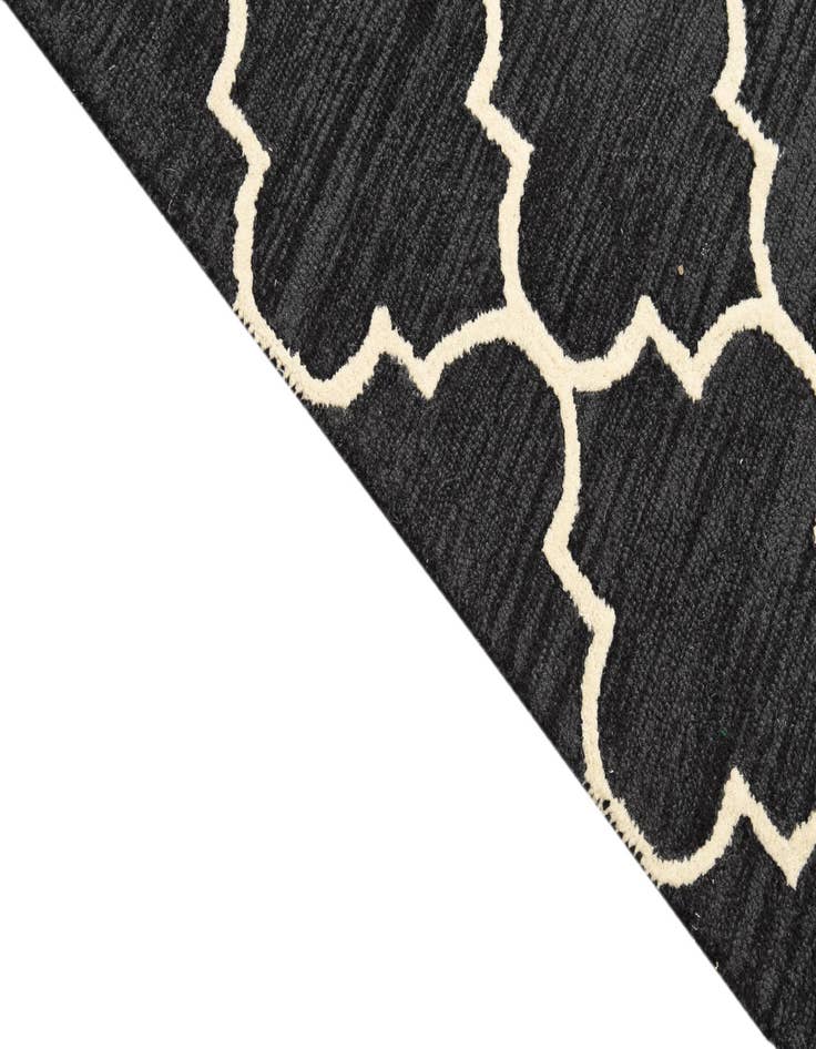 Detail image of 5' x 8' Luna Rug