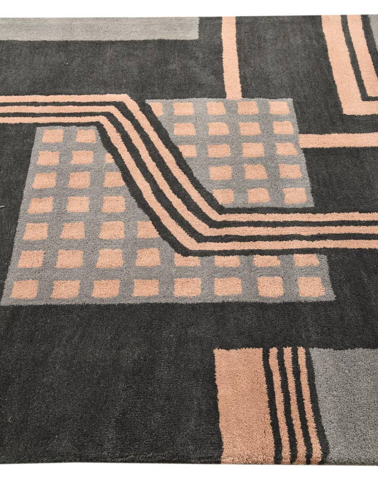 Detail image of 5' x 7' 11 Luna Rug