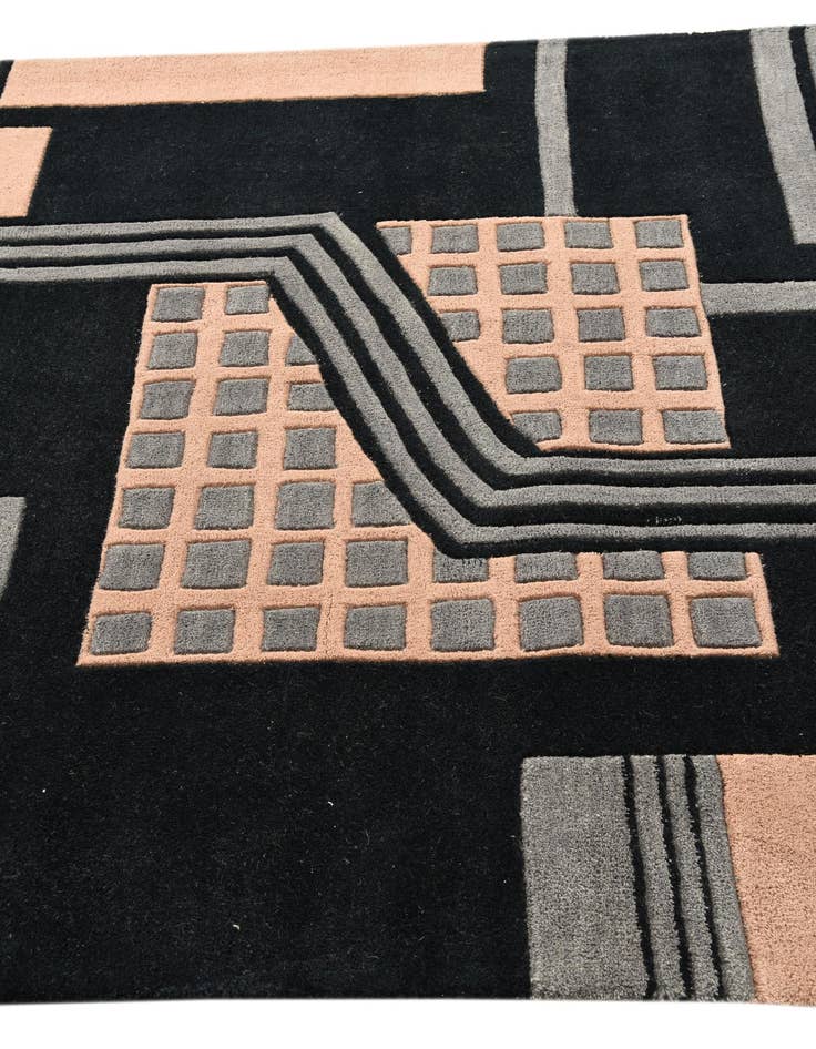 Detail image of 5' 1 x 7' 11 Luna Rug