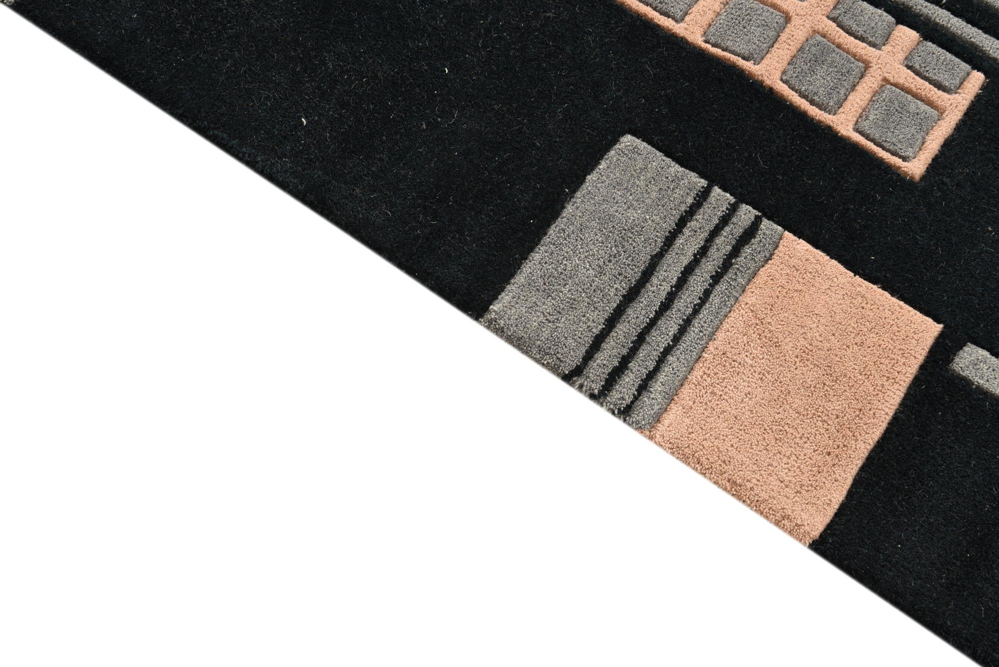 5' 1 x 7' 11 Luna Rug