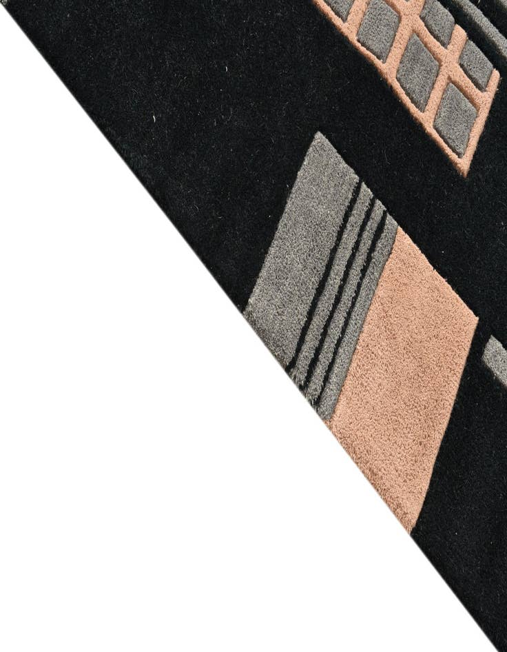 Detail image of 5' 1 x 7' 11 Luna Rug