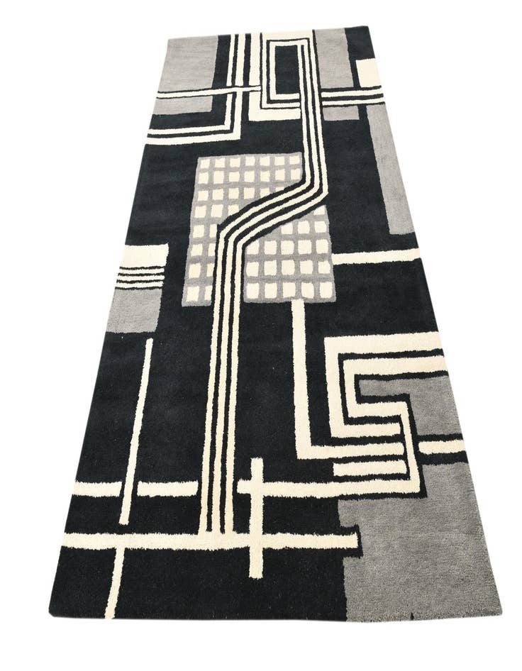 Detail image of 5' x 7' 10 Luna Rug