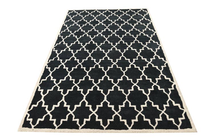 Detail image of 5' x 7' 10 Luna Rug