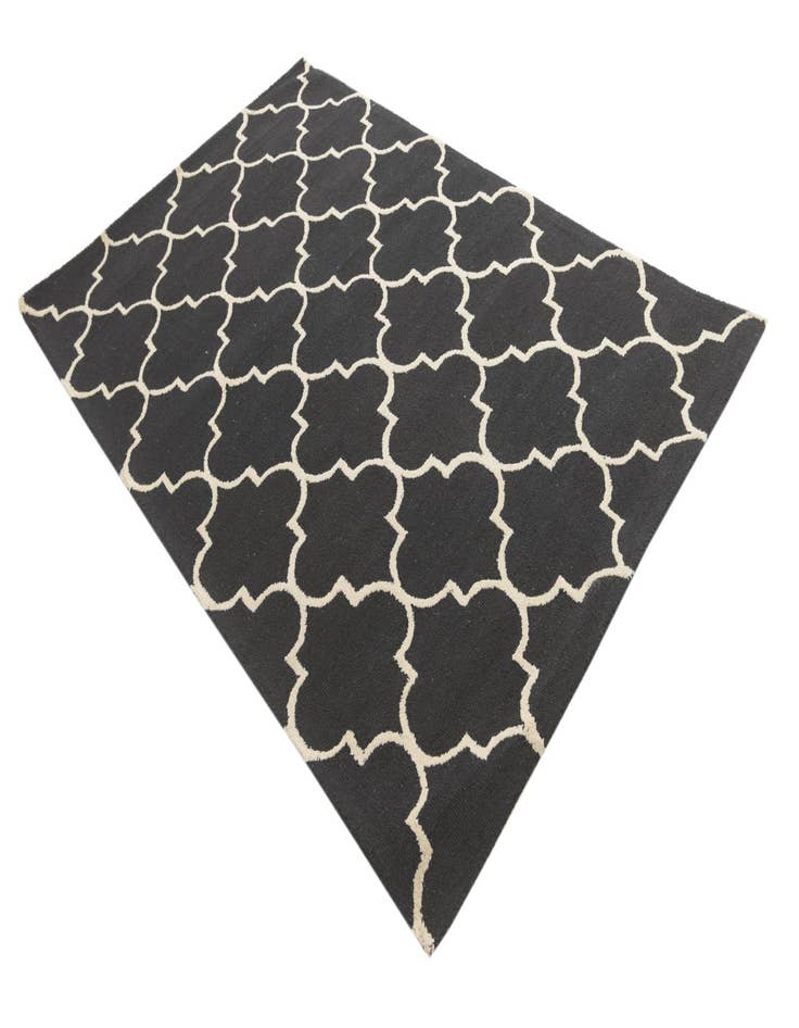 Detail image of 5' 1 x 8' Luna Rug