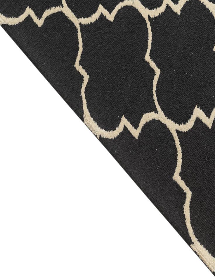 Detail image of 5' 1 x 8' Luna Rug
