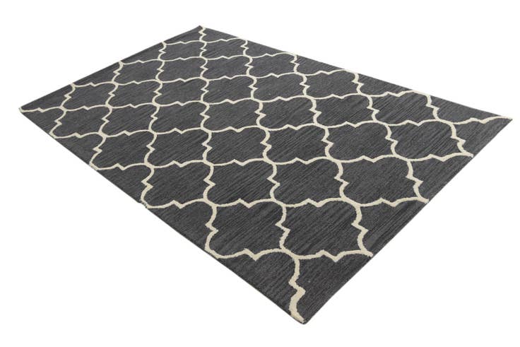 Detail image of 5' 1 x 8' Luna Rug