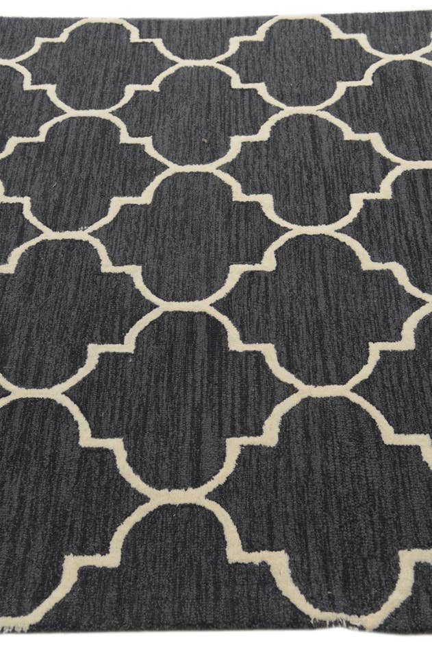 Detail image of 5' 1 x 8' Luna Rug