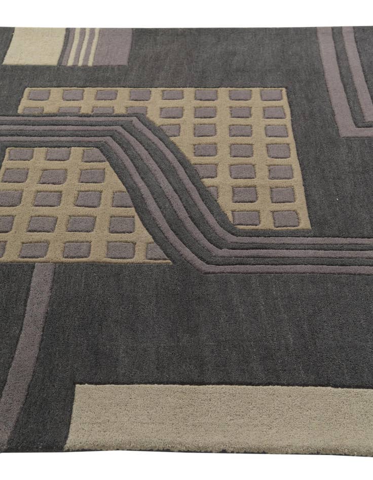 Detail image of 5' 1 x 8' Luna Rug