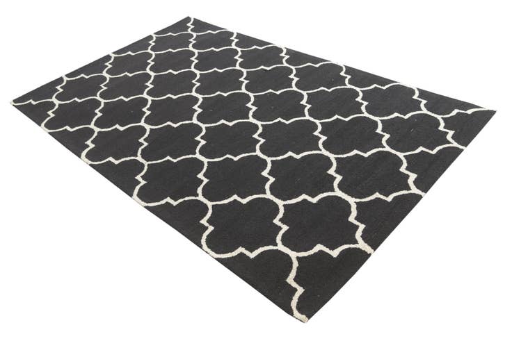 Detail image of 5' 1 x 8' Luna Wool Rug