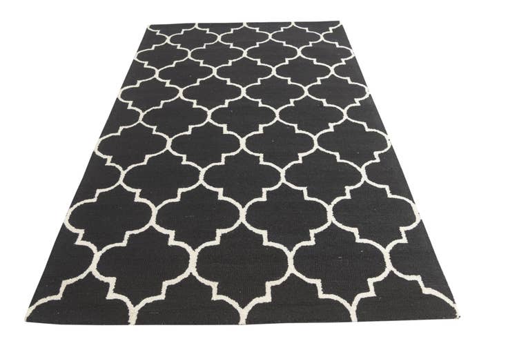 Detail image of 5' 1 x 8' Luna Wool Rug