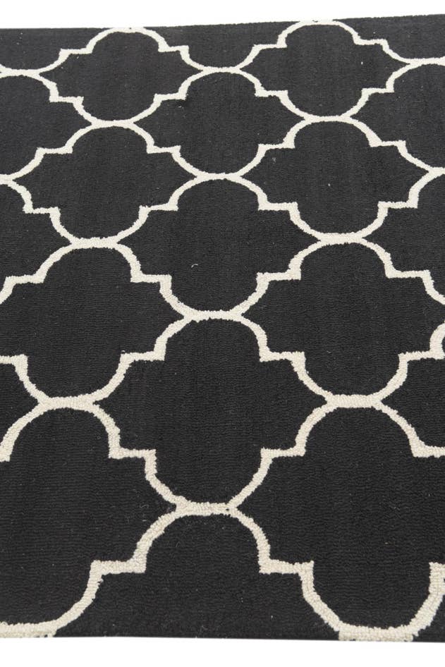 Detail image of 5' 1 x 8' Luna Wool Rug