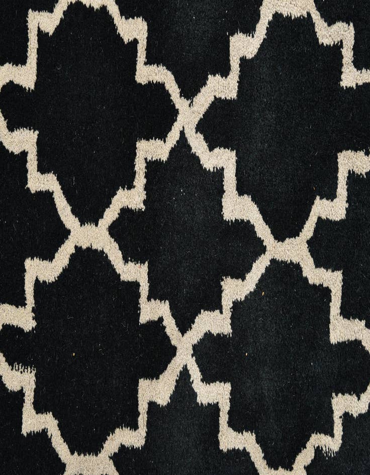 Detail image of 5' x 7' 11 Luna Wool Rug