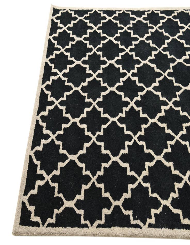 Detail image of 5' x 7' 11 Luna Wool Rug