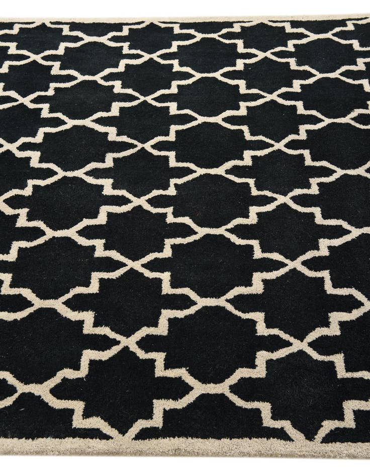 Detail image of 5' x 7' 11 Luna Wool Rug