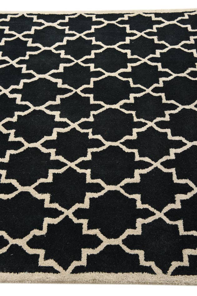 Detail image of 5' x 7' 11 Luna Wool Rug