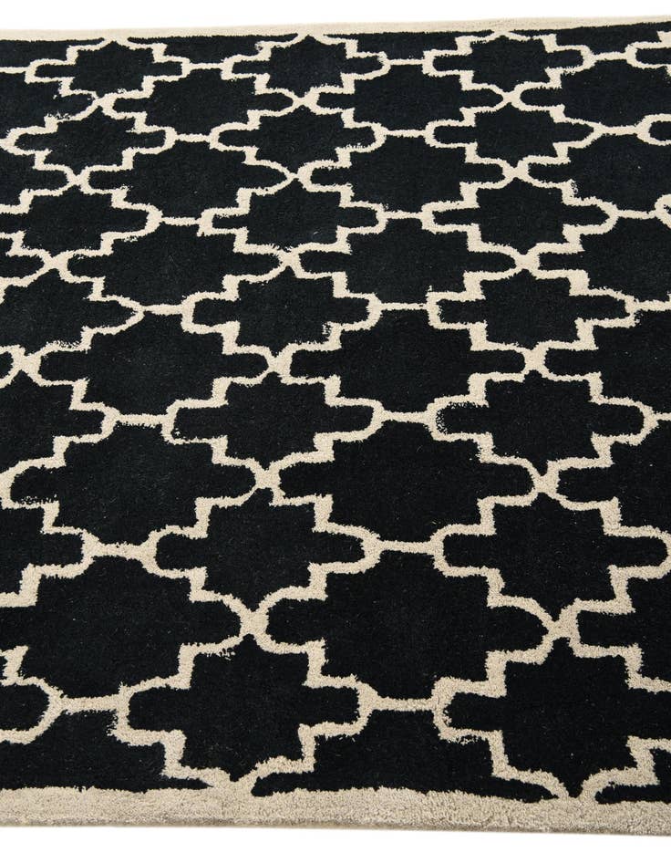 Detail image of 5' x 7' 10 Luna Wool Rug