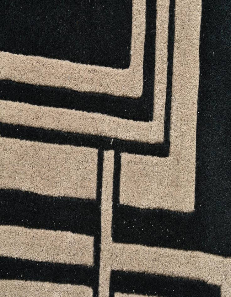 Detail image of 5' x 7' 11 Luna Wool Rug