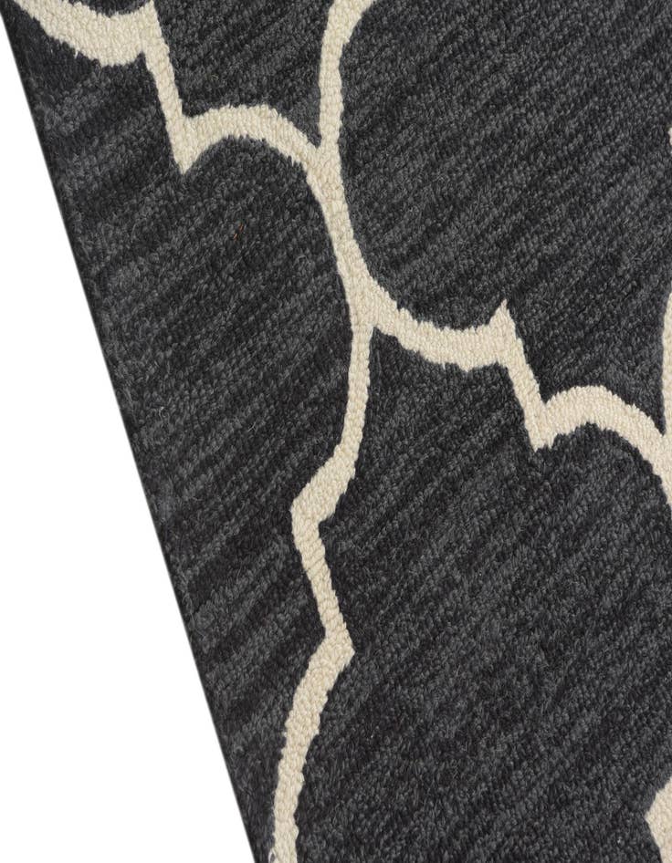 Detail image of 5' 1 x 8' Luna Wool Rug