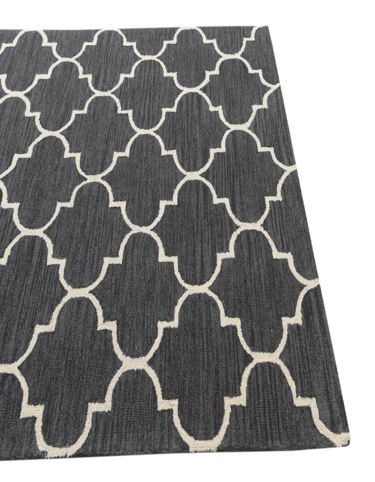 Detail image of 5' 1 x 8' Luna Wool Rug