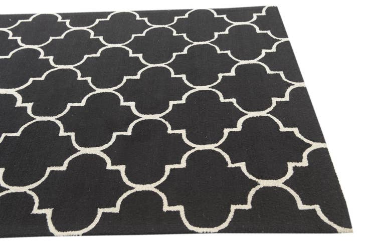Detail image of 5' x 8' Luna Wool Rug