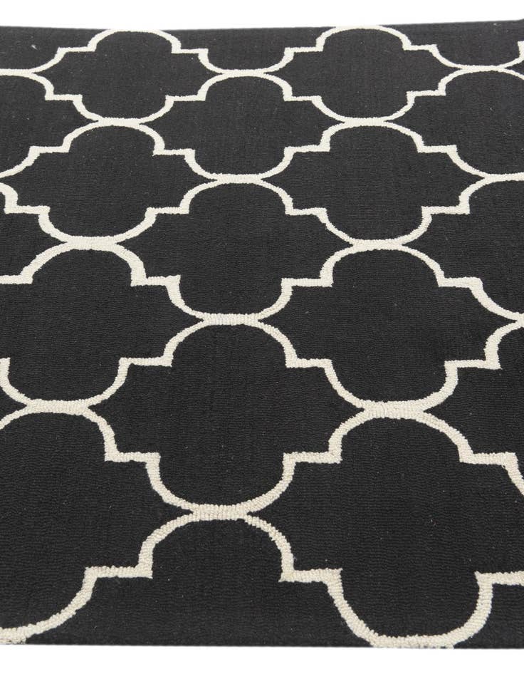 Detail image of 5' x 8' Luna Wool Rug