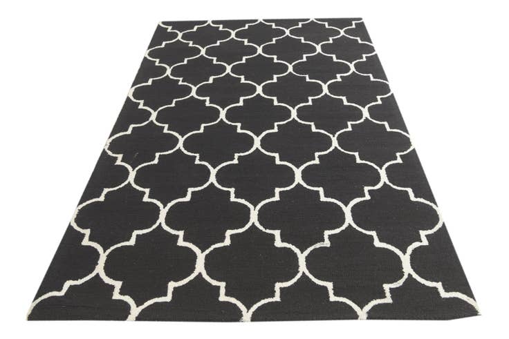 Detail image of 5' x 8' Luna Wool Rug