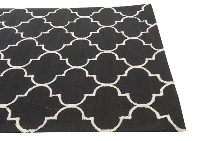 Detail image of 5' x 8' Luna Wool Rug