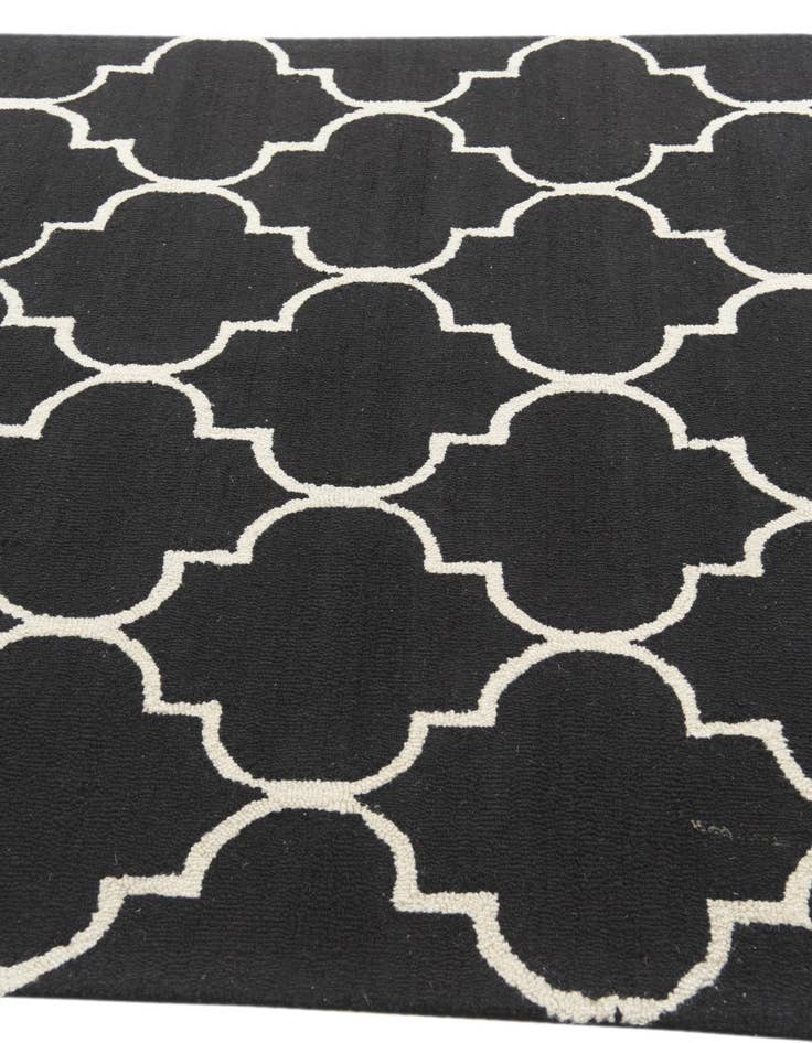 Detail image of 5' x 8' Luna Wool Rug