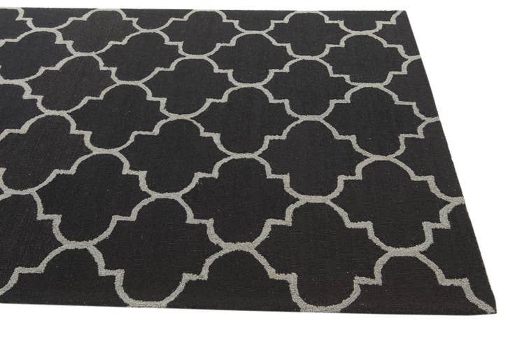 Detail image of 5' 1 x 8' Luna Wool Rug