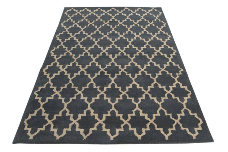 Detail image of 5' x 8' Luna Wool Rug