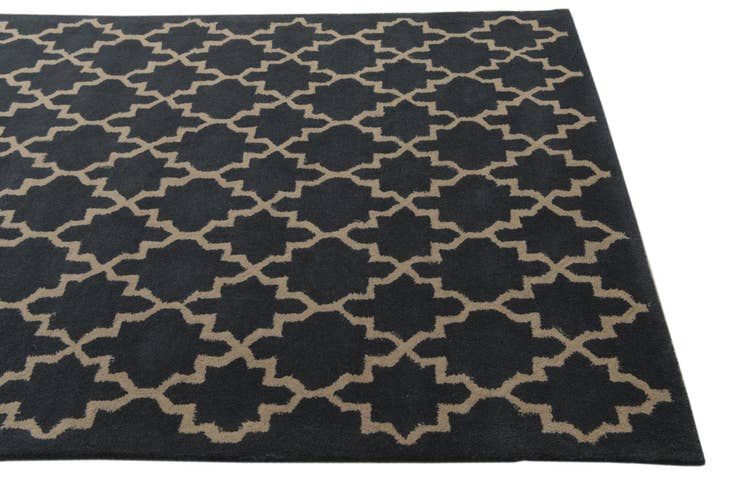 Detail image of 5' x 8' Luna Wool Rug