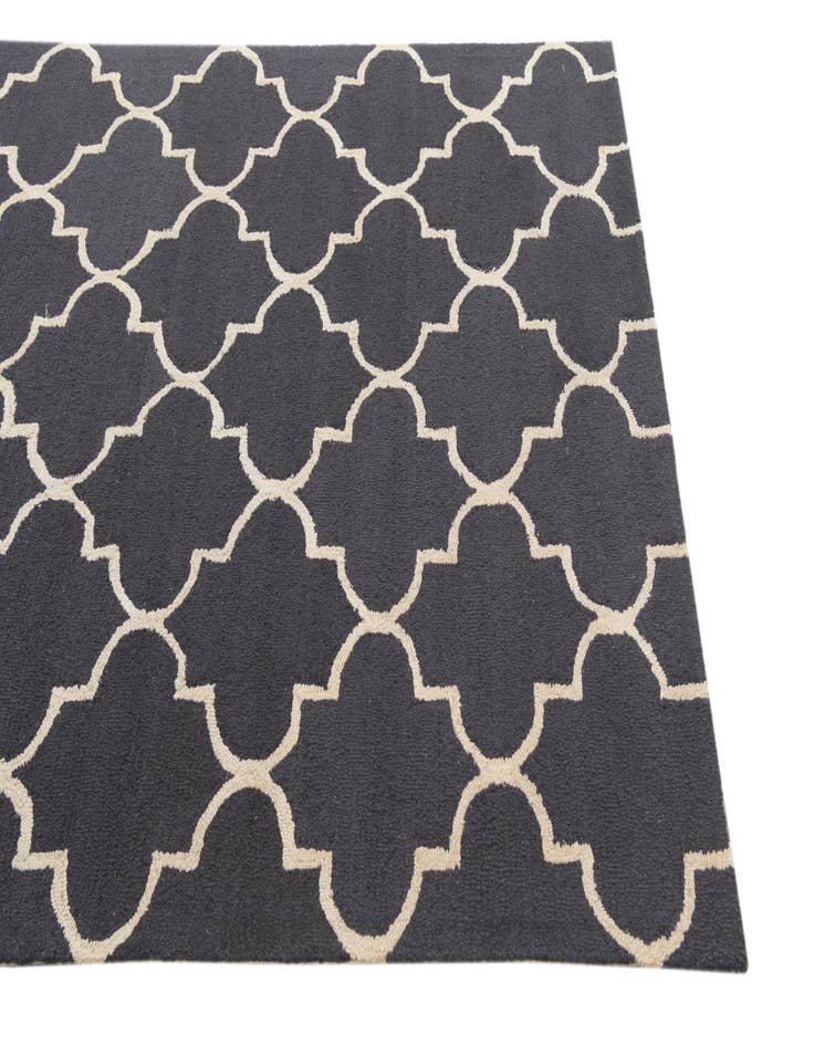 Detail image of 5' x 8' Luna Wool Rug