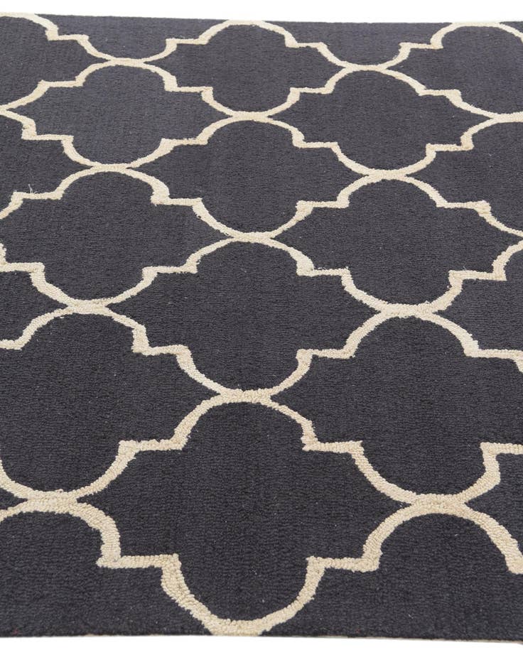Detail image of 5' x 8' Luna Wool Rug