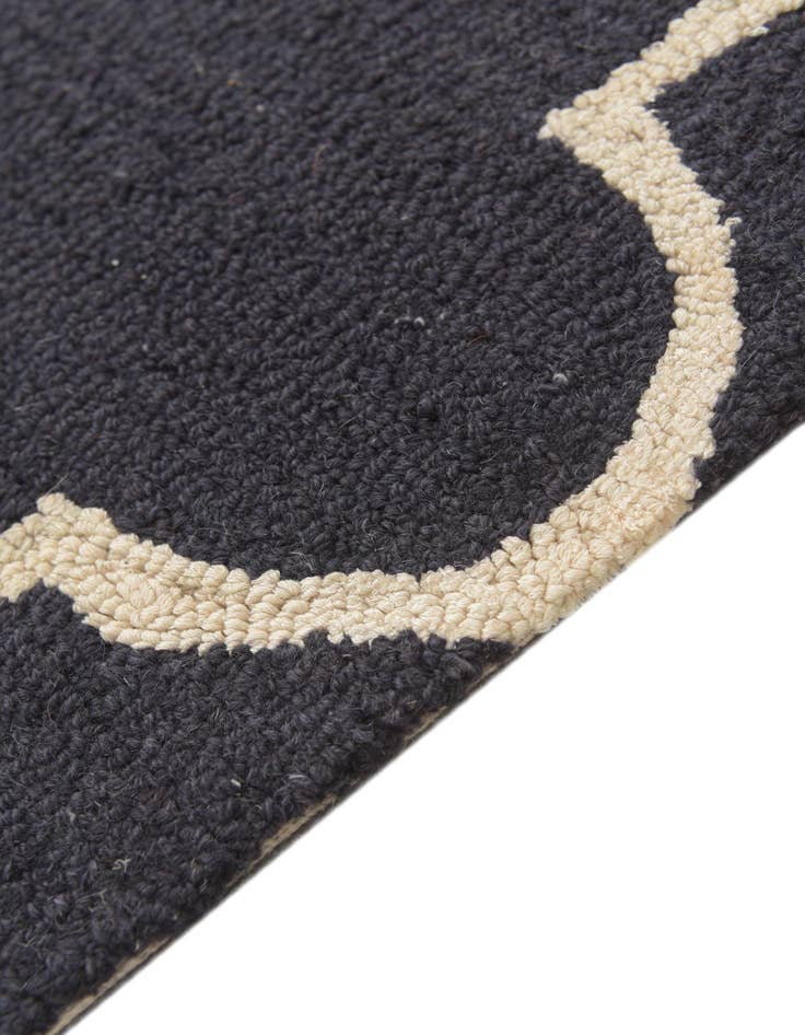 Detail image of 5' x 8' Luna Wool Rug