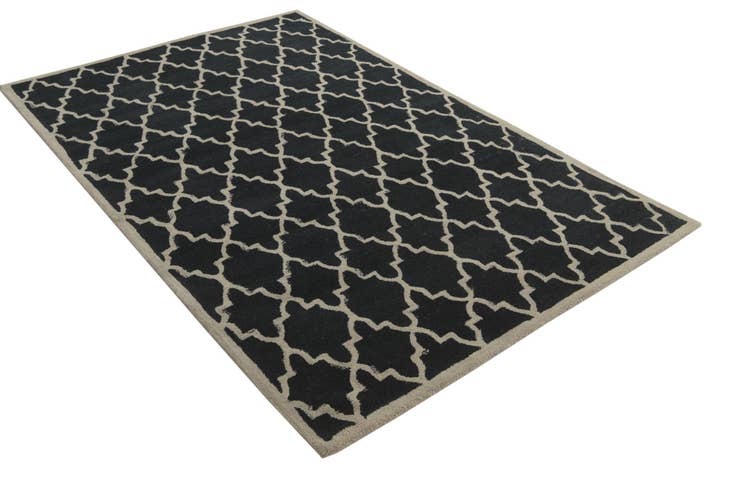 Detail image of 5' 1 x 8' Luna Wool Rug
