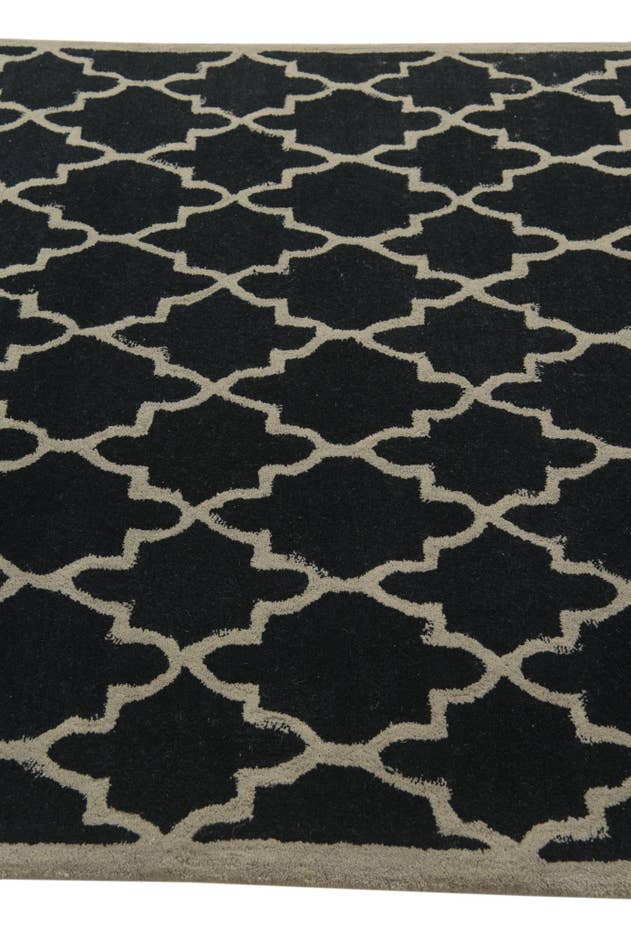 Detail image of 5' 1 x 8' Luna Wool Rug