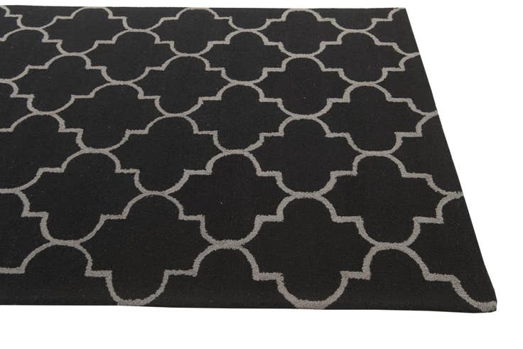 Detail image of 5' 1 x 8' 1 Luna Wool Rug