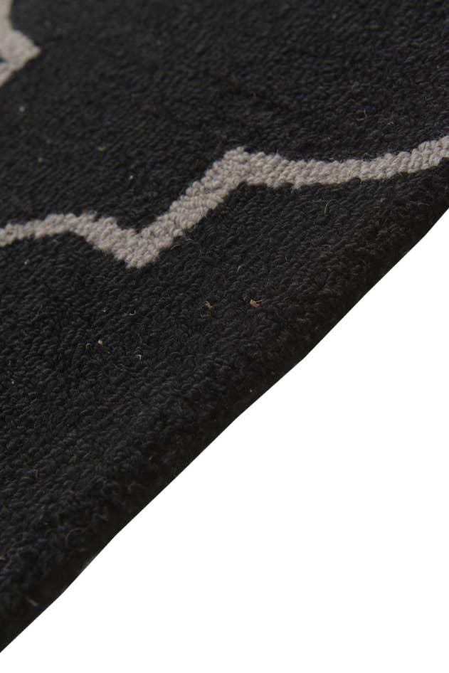 Detail image of 5' 1 x 8' 1 Luna Wool Rug